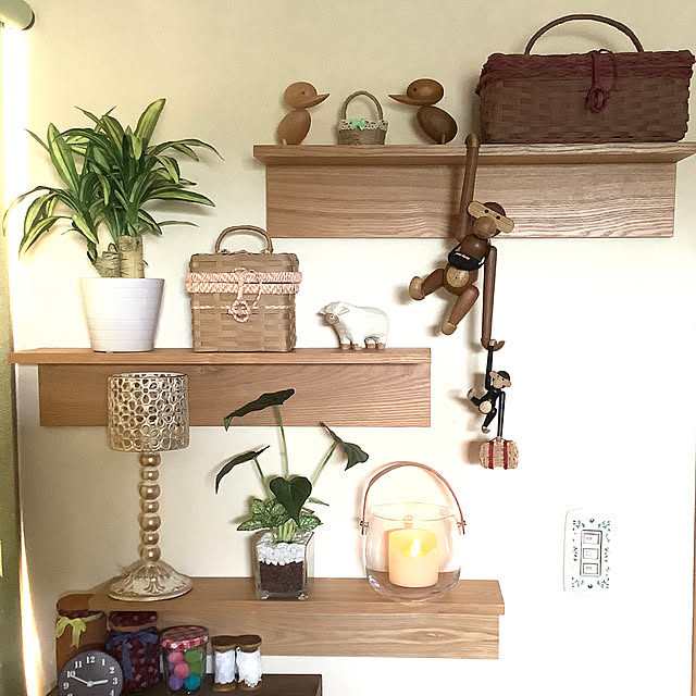 My Shelf,ニトリさんのLEDキャンドル,Salut！透かしフラワーLEDライト,コンセントカバー,ミニチュア,花瓶,RoomClipショッピング,ニトリさんのフェイクの観葉植物,ぽれぽれ 羊,カイ・ボイスン モンキー,木製の小鳥さん,ニトリさんのウォールシェルフ,ニトリ,かごバスケット,ナチュラル素材,グリーン,癒し,夏,陶器,フラワーベース,LEDキャンドル,ライトアップ,癒しの空間,いいね！ありがとうございます♪,飾り棚,ホルムガードゼザインウィズライトポット,カゴ収納 taeの部屋