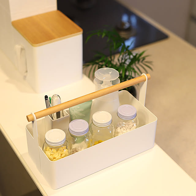 カウンター上,トイレットペーパーケース,ホワイトナチュラル,小物収納,ツールボックス,tosca,山崎実業,体温計の置場所,サプリメント収納,整理収納,シンプルナチュラル,イベント参加,見てくださってありがとうございます,グリーンのある暮らし,Kitchen,薬収納,収納ケース,ルームクリップショッピング tomoccoの部屋
