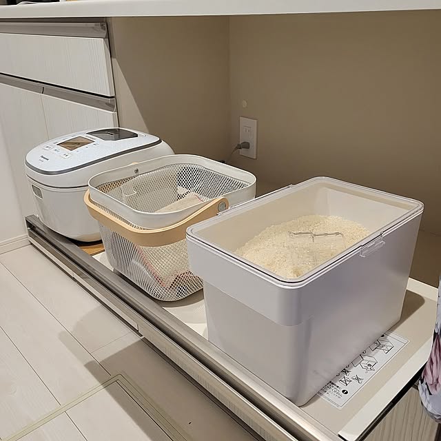 Kitchen,ホワイトインテリア,towerシリーズ,tower米びつ,米びつ,IKEA,IKEAカゴ,IKEAリーサトルプ,カゴ,炊飯器,建売だけど心地よく,心地よい暮らし,スッキリ暮らしたい,良い時間を過ごす,訪問ありがとうございます♡,コメントお気遣いなく♡ suzuの部屋