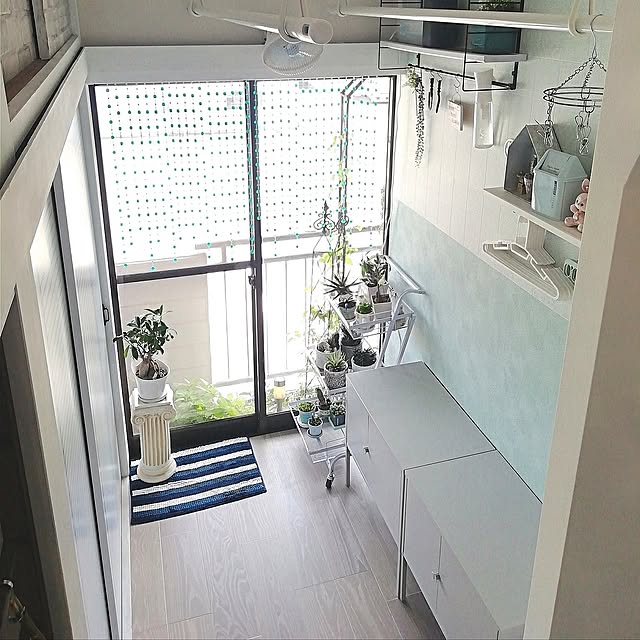 Lounge,心地よい暮らし,室内干し,室内干しスペース,室内干しバー,室内干し場,アーチ,アーチ 下がり壁,洗濯物を干すところ,洗濯ハンガー収納,植物のある暮らし,リフォーム,リフォーム後,リノベーション usako.usaの部屋