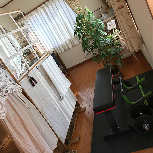 My Shelf,パーテーション風,トレーニング器具,トレーニングベンチ,トレーニングコーナー,窓枠風棚,パーテーション mippoko345の部屋