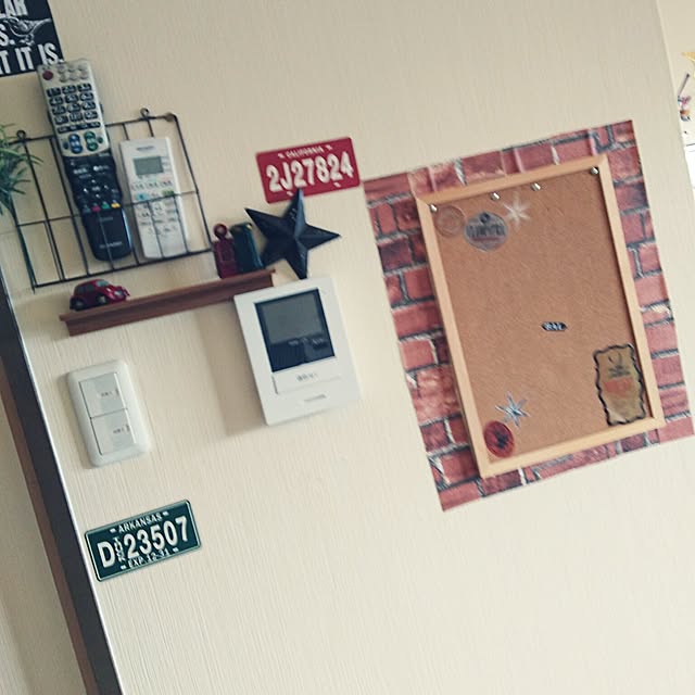 On Walls,いいね！ありがとうございます♪,ダイソー,リメイクシート,リモコン入れ,連絡網,コルクボードアレンジ morasanの部屋