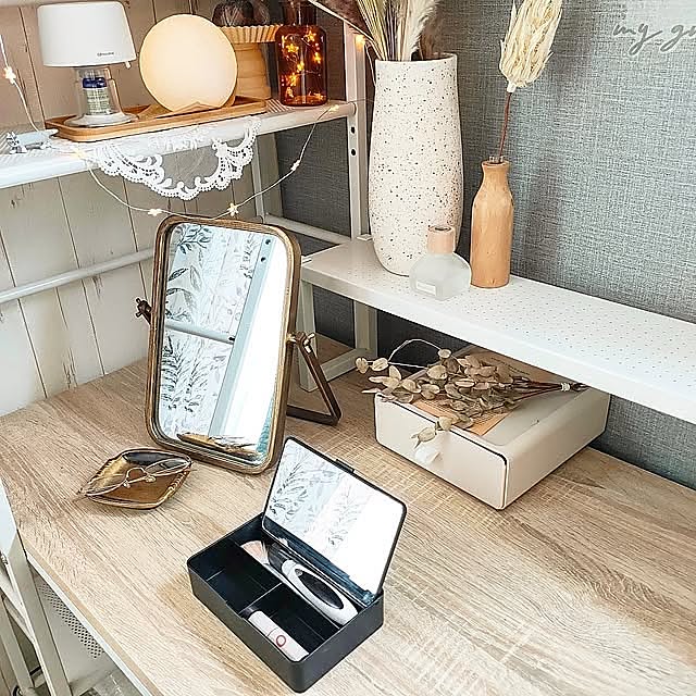 My Desk,収納ケース,seria,北欧,ナチュラル,モノトーン,コンパクト,アクセサリーケース,100均,夏,オブジェ,グリーン,アートポスター,しろくま貯金箱,3COINS,salut!,ナチュラルキッチン,壁紙DIY,Instagramやってます,皆さんに感謝です(*˙˘˙*)ஐ,いつも見て下さってありがとうございます YUKKIの部屋