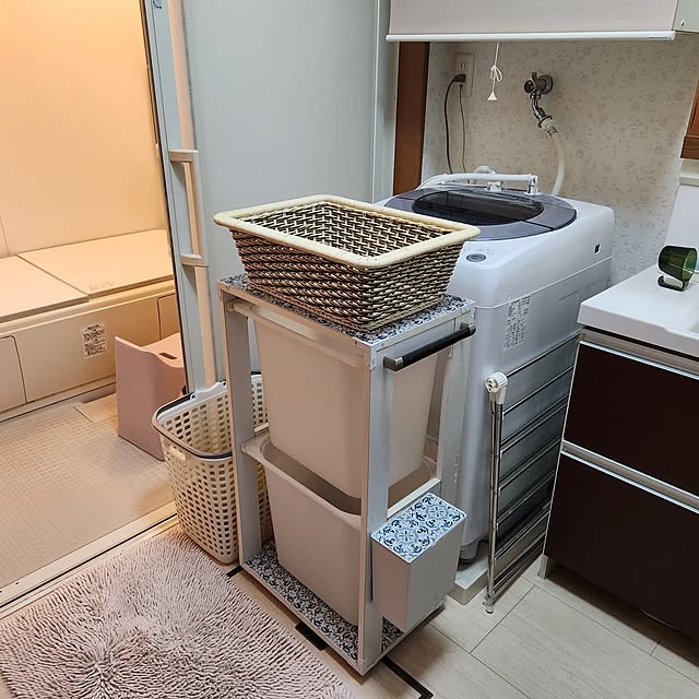 Bathroom,ランドリーバスケット,洗濯機,脱衣入れ,脱衣かご,脱衣所,洗面所,ランドリーボックスDIY,キャスター付きワゴン,IKEA,イケア,トロファスト,無印良品,ゴミ箱・ごみ箱,バスマット干し,マスキングテープ,タイル模様 yasu10の部屋
