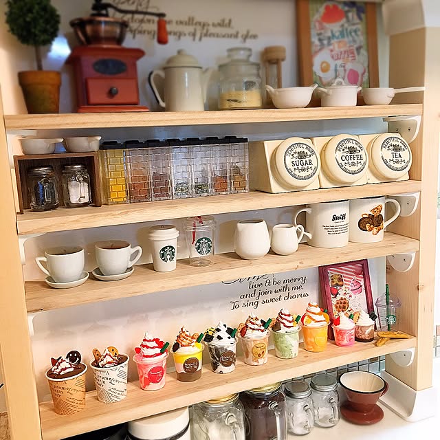 Kitchen,ハンドメイド,フォロワー様ありがとうございます♥,フェイクフラペチーノ,ナチュラルインテリア,フラペチーノ風,minneにて販売中♡,フェイクスイーツ,カフェ風,ディアウォール DIY,調味料ラック,コーヒーミル,セリア,ニトリ,お気に入り♡,大好きがいっぱい♡ Sayuriの部屋