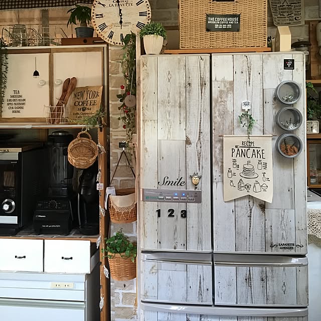 Kitchen,100円ショップ,リメイクし直しました。,冷蔵庫リメイク,リメイクシート,2017.6.17,可愛いのが好き,ナチュラルが好き,いいね、フォロー本当に感謝です♡,たくさんのいいねをありがとう♡,100均アイテム,おはようございます◡̈♥︎,素敵な1日であります様に+..・* ❁ chi-koの部屋