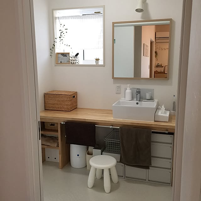 Bathroom,IKEA,造作洗面台,シンプル,ニトリ,100均アイテムで,セリア,白が好き,加工なし,すっきりさせたい,こどもと暮らす。,北欧ナチュラル,北欧好き,いつもいいね！ありがとうございます♪,シンプルナチュラル,無印良品,ハンドメイド umiclipの部屋