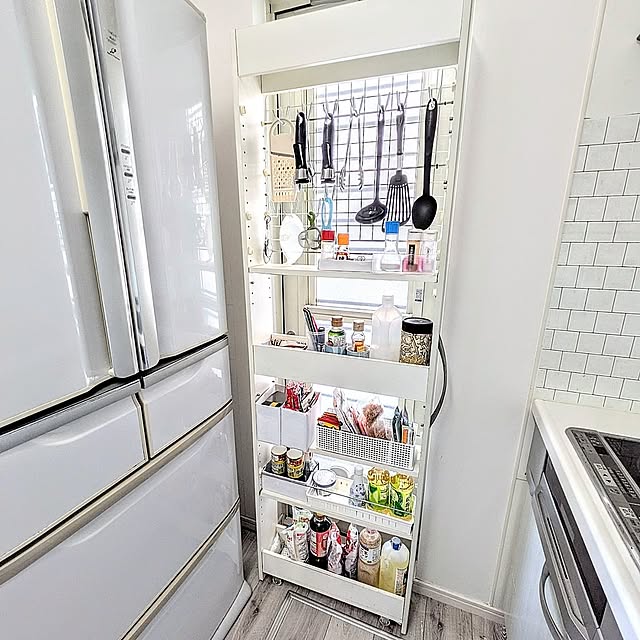Kitchen,隙間活用,ホワイトインテリア,隙間収納,隙間収納棚,隙間収納 25cm,調味料収納,調味料棚,ストック収納,ストック置き場,調理器具,調理器具収納,調理器具吊り下げ収納,調理器具がすぐ取れるように,キッチン収納,見ていただきありがとうございます♡ nyantarouの部屋