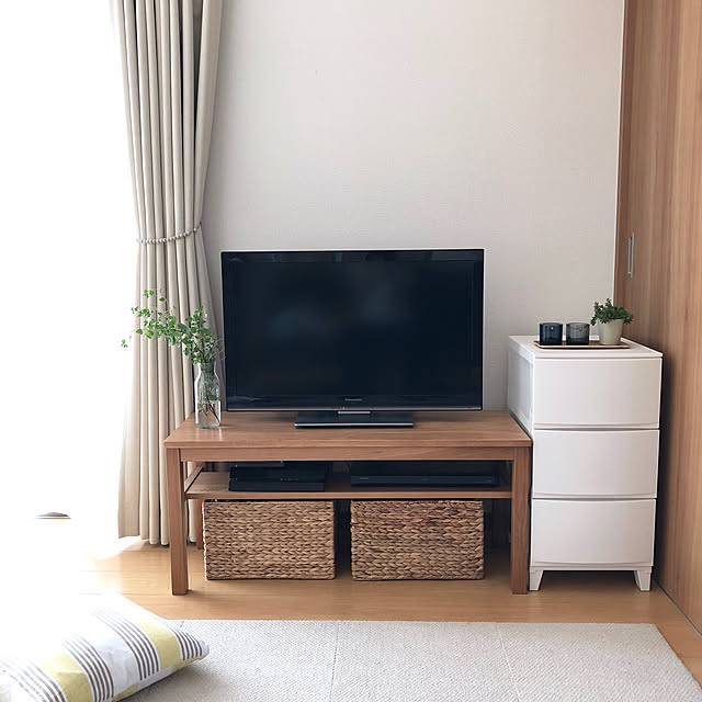 ニトリのカゴ,ベンチ,テレビ周り,山善収納部,ルームス,山善,すっきり暮らす,シンプルな暮らし,掃除しやすい家,建売,植物のある暮らし,無印良品,Lounge sweetcloudの部屋