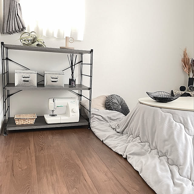 ドットール・ヴラニエス,無印良品,山善,トタンボックス,オープンラック,オープン収納,シェルフ,こたつのある部屋,こたつ,海外風インテリア,スタイリッシュ,建売住宅,モノトーンインテリア,大人インテリア,暮らしを楽しむ,いいね&フォローありがとうございます☆,スッキリ暮らす,生活感のない暮らし,海外インテリア,海外インテリアに憧れる,Bedroom saayaの部屋