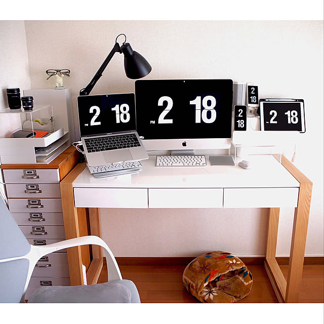 My Desk,Fliqlo,充電コーナー,無印良品,iphone7,iPhone Xs,ホワイト×ウッド,iMac,MacBook Pro,Apple,机,ワークスペース,ワークデスク,iPad Pro shirokinaの部屋