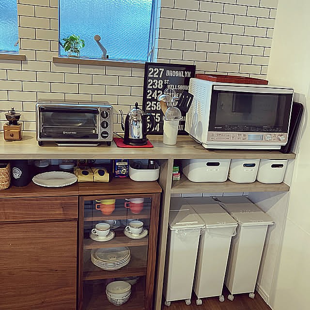 コーヒーミル,無印良品,ポトスエンジョイ,ラッセルホブスケトル,ラッセルホブス トースター,造作棚,ゴミ箱,観葉植物,ブルックリン風,Kitchen orangeの部屋