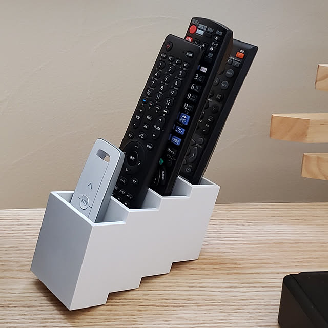 Lounge,RoomClipショッピング,夏のスペシャルクーポン,シンプル,マットホワイト,リモコンスタンド,リモココ,Remococo,remotecontrolstand,+d,リモコン、ココです。,眼鏡スタンド,文具スタンド,メイク用品スタンド,水洗いOK maroko-roの部屋