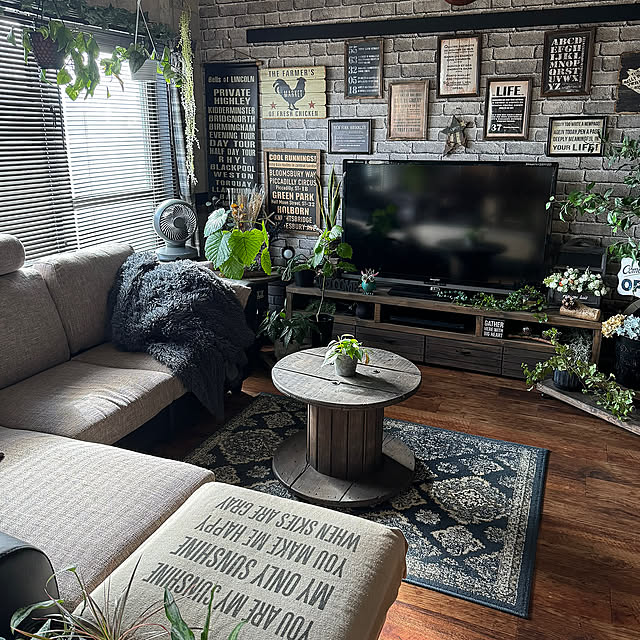 シックな中にも個性が光る☆ハイセンスなグレーインテリア実例