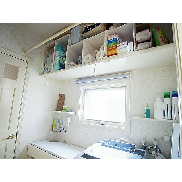 Bathroom,洗濯機まわりの収納,家事室,夫のDIY,ごちゃごちゃ,イケア収納,イケアの収納ボックス,収納アイデア,DIY棚,室内物干し,つっぱり棒,イケア クリップライト,キッチンと洗面所の間にある部屋,イベント参加 hakoniwaの部屋