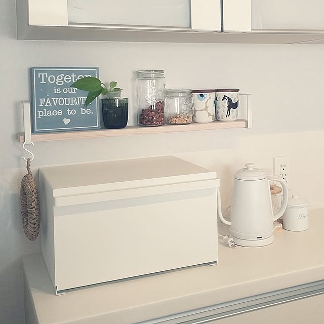 Kitchen,ディスプレイコーナー,ラブリコ,ラブリコ棚,観葉植物,心地よい暮らし,楽しく暮らす,スッキリ暮らす,買ってよかったもの,暮らしを楽しむ,marimekko,marimekko マグ,marimekkoマグ,マリメッコ,マリメッコマグ,マグカップ tan5の部屋