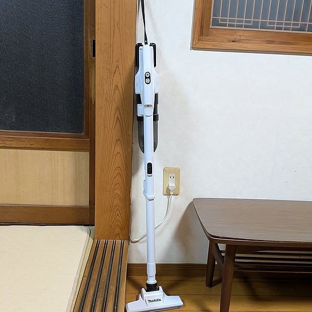 Lounge,いなか暮らし,マキタ掃除機10.8V,マキタ掃除機CL200FD,マキタ掃除機103,マキタ掃除機充電器,築70年以上,ロボット掃除機は使えません kuririnmamaの部屋
