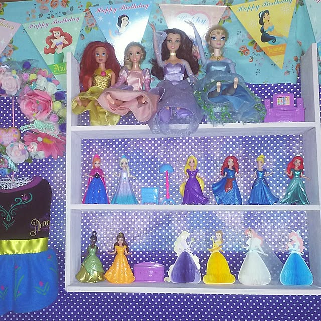 On Walls,築50年以上,いいねコメありがとう(〃∇〃),ナゲット部,セリアの板でDIY,セリアお姫さまガーランド,(/ω･＼)ﾁﾗｯと見えちゃうね cherrycherryの部屋