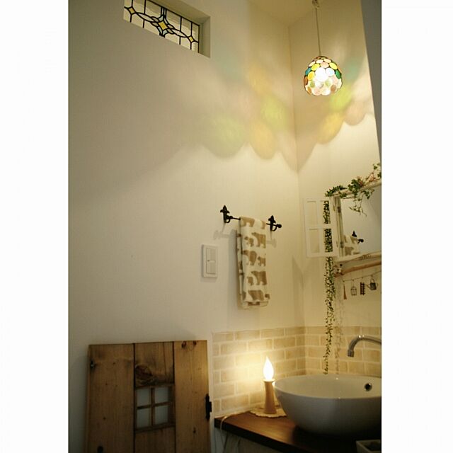 Bathroom,ステンドグラス,ステンドグラス照明,ダイソーリメイクシート,Daiso,セリア,洗面ボウル comiriの部屋