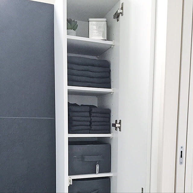 Bathroom,タオル収納,洗面所収納,洗面所 収納,モノトーンインテリア,モダンインテリア,ホワイトインテリア,北欧モダン,モノトーン雑貨,海外インテリアに憧れる,北欧インテリア,北欧,白黒雑貨,シンプル,シンプルインテリア,シンプルライフ,白黒 yururiraの部屋