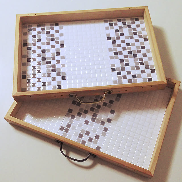 ハンドメイド,木製トレイ,カフェトレイ,タイルシール,セリア,100均,取っ手,My Desk emaria1226の部屋