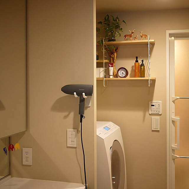 Bathroom,子供が自分で乾かしやすい,取り付け簡単,石膏ボード壁対応,YAMAZAKI,ハンズフリー,石膏ボードピン,角度調整可能,山崎実業 tower,山崎実業,ドライヤーホルダー,towerシリーズ,ドライヤー収納 haraの部屋