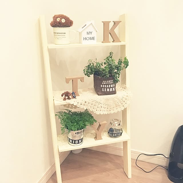 My Shelf,グリーン×雑貨,グリーンのある暮らし,ラダーシェルフDIY,DIY,ラダーシェルフ,セリア,100均,ダイソー,レース編み kzmykk512の部屋