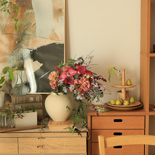 Lounge,フラワーベース,ナチュラルインテリア,シンプルインテリア,丁寧な暮らし,花器,フラワーアレンジメント,賃貸インテリア,花のある暮らし,外国インテリア,マンション暮らし Summerの部屋