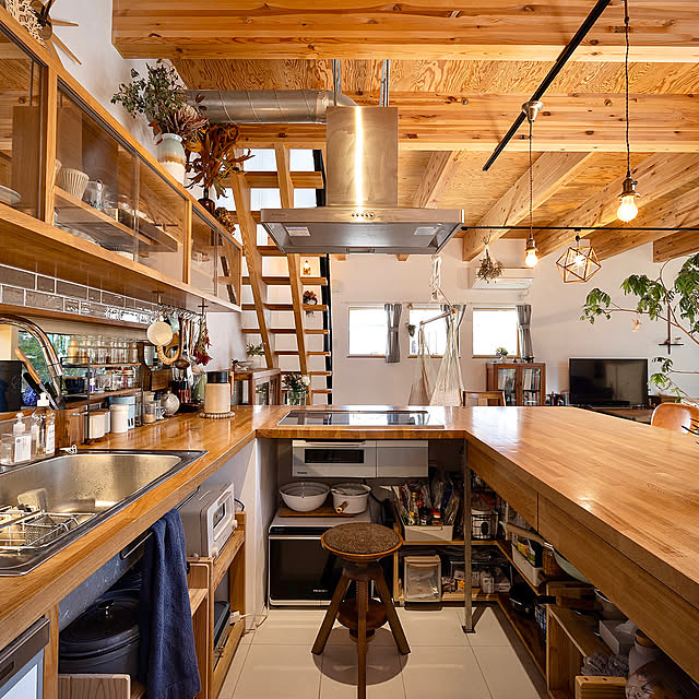 Kitchen,裏側からこんにちは。,コの字キッチン,キッチン,ナチュラル,カフェ風,花のある暮らし,植物大好き,木のぬくもり,心地よい暮らし green.green.greenの部屋