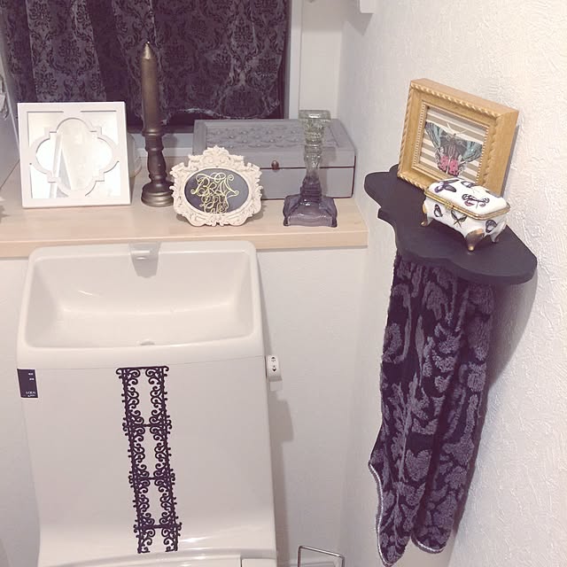 Bathroom,トイレの壁,タオルハンガーDIY,タオルハンガー,トイレ,Francfranc,DIY,収納,ZARA HOME,フレーム,ダマスク柄,アンティーク風,シャビーシック,アンティーク,ホワイトナチュラル,ホワイト,フランフラン,ホワイトインテリア,蝶々,ちょうちょ 3838の部屋