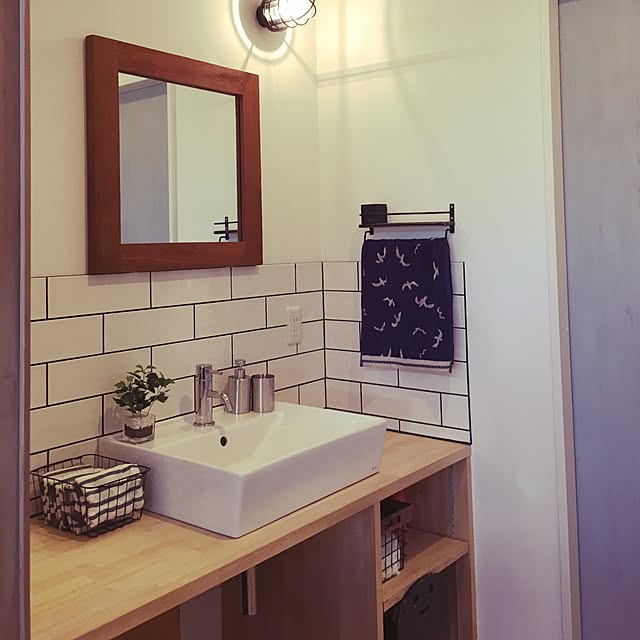 Bathroom,男前,サーファーズハウス,やしの木を植えたい,薪ストーブ,田舎暮らし,平屋,平屋のガレージハウス,カリフォルニアスタイル,サーフィン,カリフォルニア工務店,青い家,DIY,西海岸インテリア,漆喰壁,アイアン,モニター当選,ニトリ洗面所コーディネートモニター,洗面所,ニトリ,ニトリさんありがとうございます,マリンランプ,サンワカンパニー mu-g-uの部屋