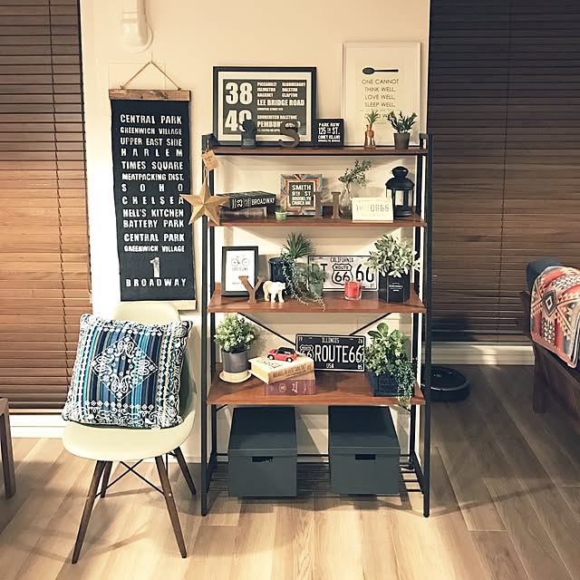 My Shelf,自作ポスター,DIY,ブルックリンスタイル,バスロールサイン,アートフレーム,IKEA,イケア,ウッドブラインド,カフェ風,古書風BOX,アイアンシェルフ,古書,Nanik,木製ブラインド,nico and...,男前,アイアン家具,シェルフ 棚,イームズチェア,ネイティブ柄,salut,ダイソー,セリア,フェイクグリーン,人工観葉植物,楽天で買ったもの,新築マンション,ブルックリン kurosukeの部屋