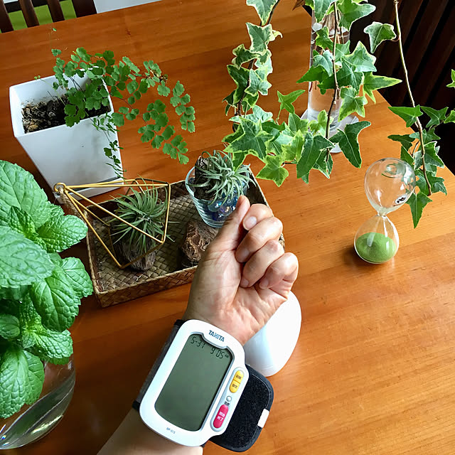 My Desk,砂時計,血圧計,タニタ,NO GREEN NO LIFE,朝の習慣 kan2の部屋