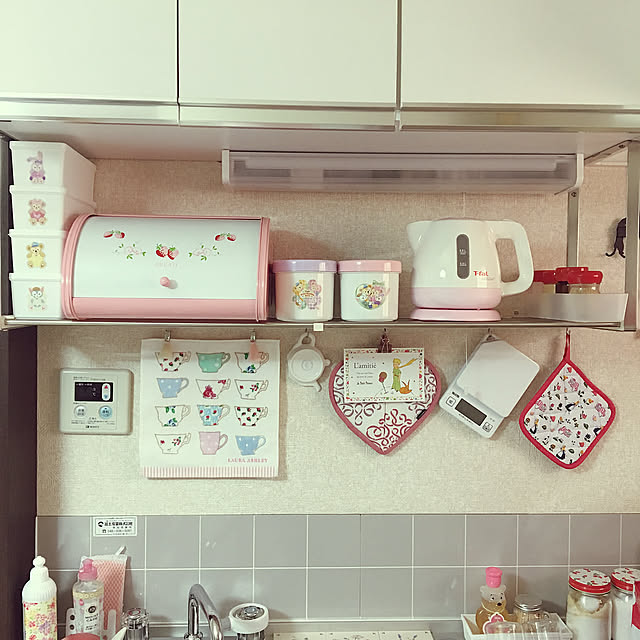 Kitchen,くまのプーさん,アリス,ダッフィー,ダッフィー＆フレンズ,星の王子さま,ティファールのケトル,フランフラン,ブレッド缶,ブレッドケース,ローラアシュレイ,ピンクインテリア,ピンク,一人暮らし,キッチン,ガーリー,アパート,賃貸 Alicelの部屋