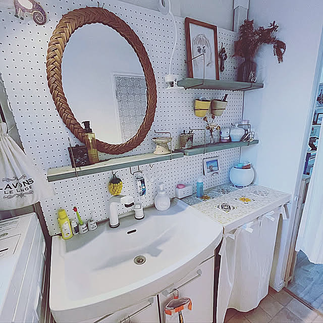 アンティーク,アンティーク家具,キッチンDIY,ディアウォール,ハンドメイド,賃貸アパート,猫インテリア,一人暮らし,ラブリコ,カフェ風,ドライフラワー,シャビーシック,ナチュラル,DIY,照明,ニトリ,100均,Bathroom mukkomikkoの部屋