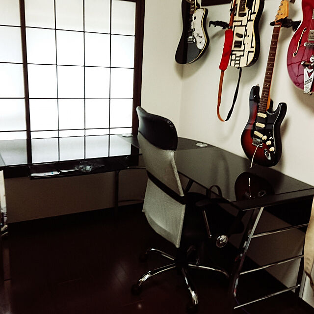 My Desk,楽器部屋,ギター,ベース,パソコンデスク,フェンダー,グレッチ,ミュージックマン MIUOOの部屋