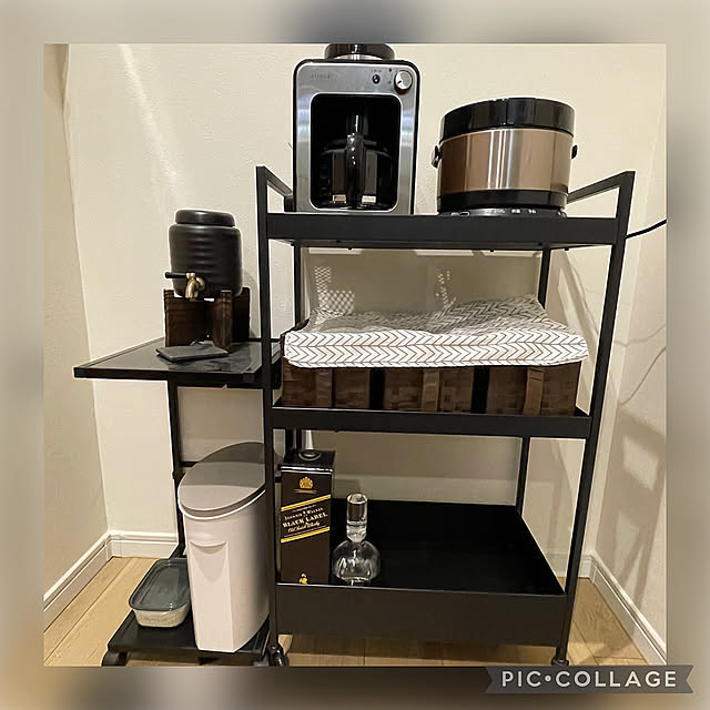ブラックインテリア,コーヒーメーカー,焼酎サーバー,アイアンラック,IKEA,アイアン素材,Kitchen aureaの部屋
