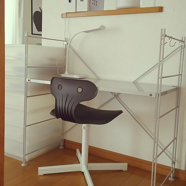 My Desk,ホワイト,シンプル,無印良品 シェルフ,IKEA,無印良品 アロマデュフューザー,IKEA 椅子 mayの部屋