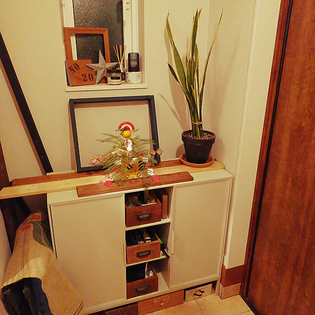Entrance,DIY,ネイビー好き,収納,観葉植物,NO GREEN NO LIFE,片付け,引き出し,アンティーク,お正月,IKEA,スチールキャビネット,トゥルストルプ mame-1104の部屋