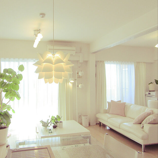 Lounge,IKEA,ソファ,観葉植物,照明,ホワイトインテリア heartnohaの部屋
