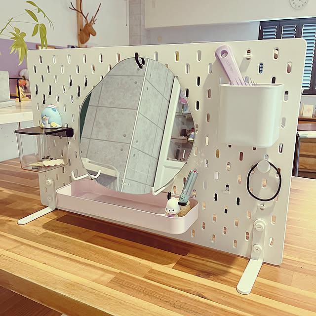 My Desk,ドレッサー,ラコレのミラー,有効ボード,IKEAのスコーディス,unicoのテーブル,サンリオ,ドレッサー兼デスク,まるぷー,スコーディス emyuの部屋