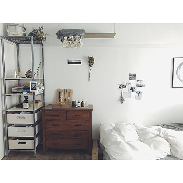 On Walls,ドライフラワー,インダストリアル,賃貸インテリア,賃貸DIY,塩系インテリア,DIY,一人暮らし,モノトーン,男前インテリア,男前,グレー,IKEA,ポスターのある部屋,ひとり暮らし,1K MmeetsNの部屋
