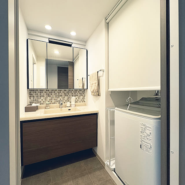 Bathroom,インテリア館イシバシ,目隠し,ミルキーホワイト,RCの出会いに感謝♡,すっきり暮らす,マンション暮らし,ソフィー,見て頂きありがとうございます,ニチベイ ロールスクリーン,4枚投稿,ソフィー　フラック(バスタイプ),N8834,ニチベイ haru29の部屋