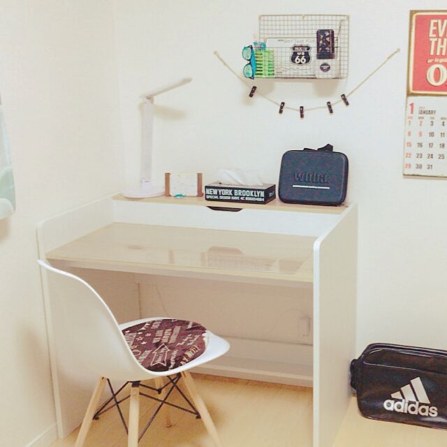 My Desk,adidasが好き,目指せ！男前！,ニトリの勉強机,イームズチェア,息子部屋,白✗木 erionの部屋