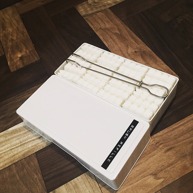 Bathroom,コンパクト収納,シンデレラフィット,DYMO,トイレブラシ,掃除道具,柄つきスポンジ,セリア,ハンサムスタイル☆,無印良品,使い捨てブラシ,トイレ掃除,シンプルライフ,モノトーン,スクラビングバブル流せるトイレブラシ -KU-YA-の部屋