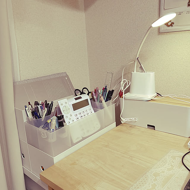 スリーコインズ✨,文房具収納,2DK ふたり暮らし,賃貸でも諦めない！,絶賛模様替え中,100均,2DKアパート,無印良品,My Desk chiiの部屋