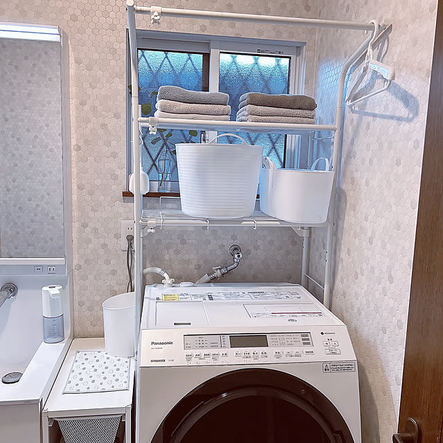 Bathroom,置き型ランドリーラック,洗濯機ラック,パナソニック洗濯乾燥機,ヘキサゴンタイル柄,サンゲツ壁紙,洗濯機上収納,ダイソー,セリア maronの部屋