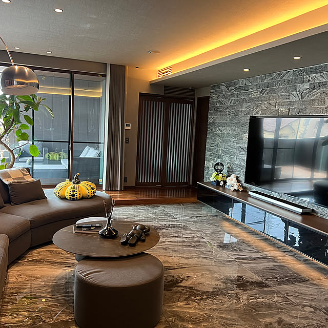 大理石,ホテルライク,観葉植物,照明,モノトーン,男前,On Walls kcの部屋