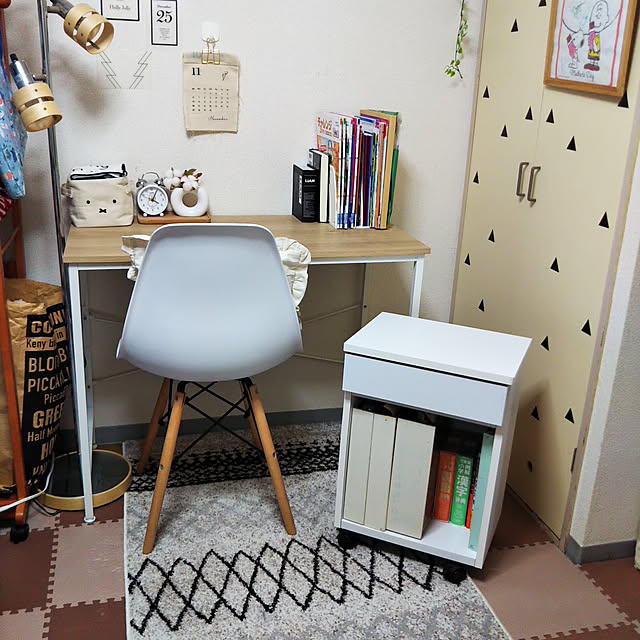 Bedroom,ラグ,男前も可愛いも好き,古い賃貸,賃貸でも諦めない！,RoomClipショッピング,こどもと暮らす,どこ見てもほっこりし隊,イケヒコ ラグ,ウィルトン織りラグ エディア,サイドチェスト Yurieの部屋