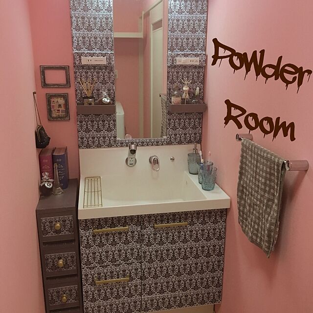 Bathroom,色壁,ピンク×グレー×ブルー,海外インテリア,洋書風BOX,マステ,パウダールーム,ゴシック調,ピンク,フランフラン konomiの部屋